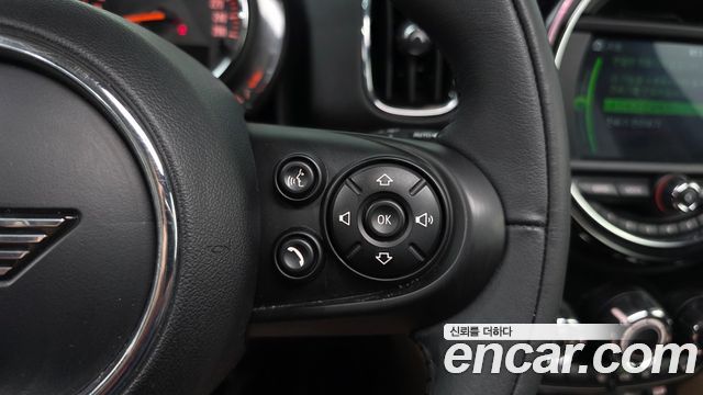 MINI Cooper D Countryman ALL4 2nd 2020 — фото 36