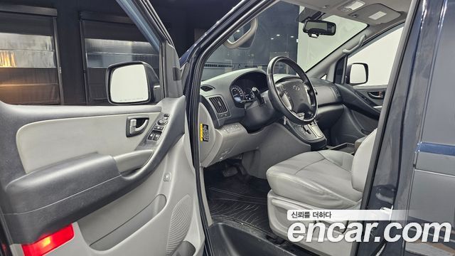 Hyundai Grand Starex Van 5-Seater Modern 2021 — фото 10