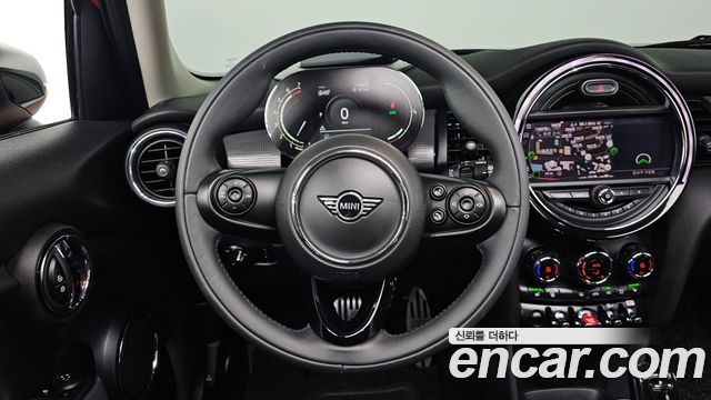 MINI Cooper 5Door HIGH 3rd 2021 — фото 13