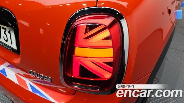 MINI Cooper 5Door HIGH 3rd 2021 — фото 23