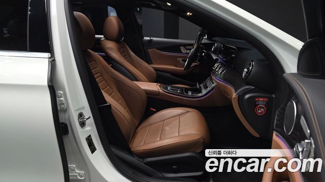 Mercedes-Benz E-Class (W213) E220d 4MATIC AMG Line 2021 — фото 11