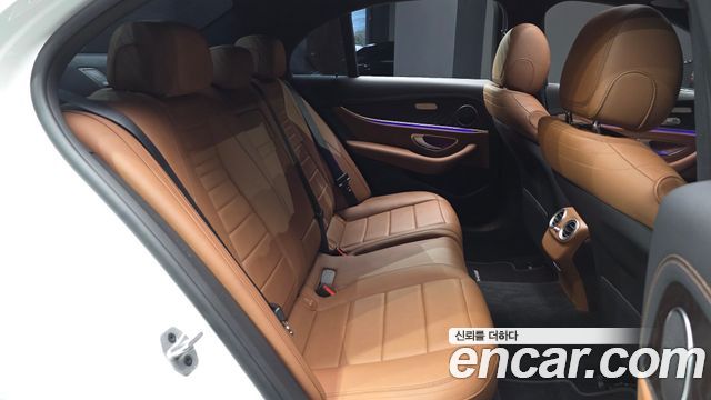 Mercedes-Benz E-Class (W213) E220d 4MATIC AMG Line 2021 — фото 12