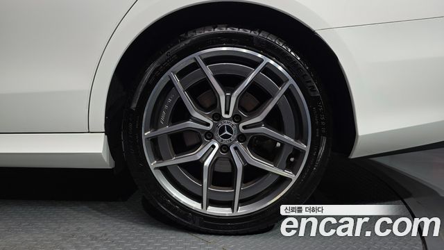 Mercedes-Benz E-Class (W213) E220d 4MATIC AMG Line 2021 — фото 21