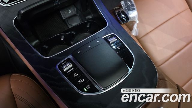 Mercedes-Benz E-Class (W213) E220d 4MATIC AMG Line 2021 — фото 33