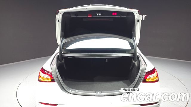 Mercedes-Benz E-Class (W213) E220d 4MATIC AMG Line 2021 — фото 36