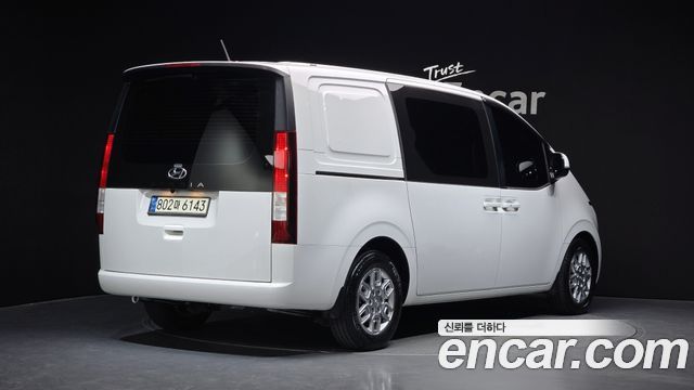 Hyundai Staria Cargo 5-Seater Modern 2022 — фото 2
