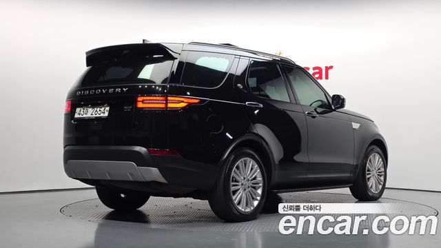 Land Rover Discovery 5 3.0 TD6 HSE Luxury 2017 — фото 2