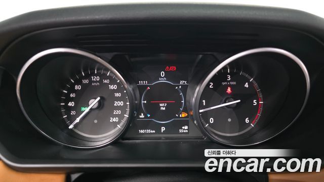 Land Rover Discovery 5 3.0 TD6 HSE Luxury 2017 — фото 8