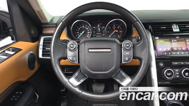 Land Rover Discovery 5 3.0 TD6 HSE Luxury 2017 — фото 13