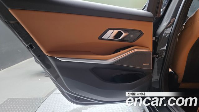 BMW 3 Series (G20) 320i M Sport 2025 — фото 31