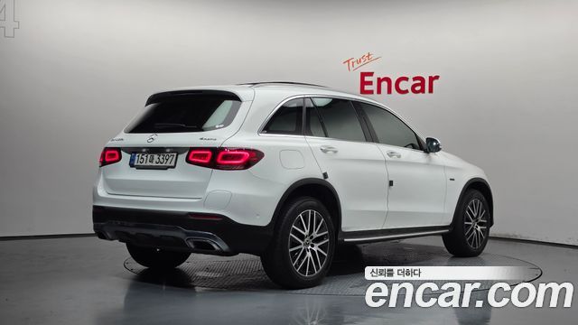 Mercedes-Benz GLC-Class (X253) GLC300e 4MATIC 2021 — фото 2