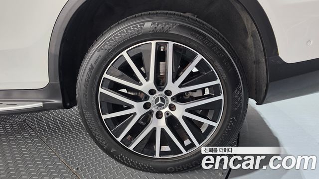 Mercedes-Benz GLC-Class (X253) GLC300e 4MATIC 2021 — фото 21
