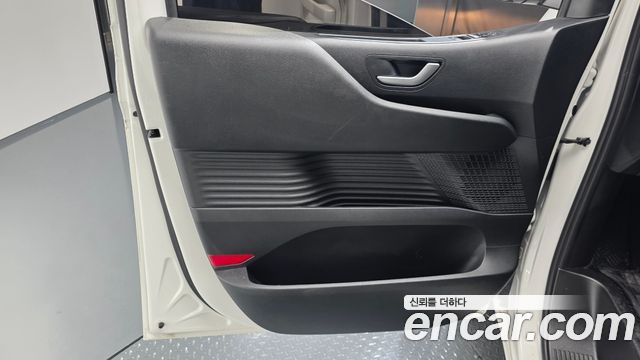 Hyundai Staria L3.5 Cargo 5-Seater Modern 2024 — фото 24