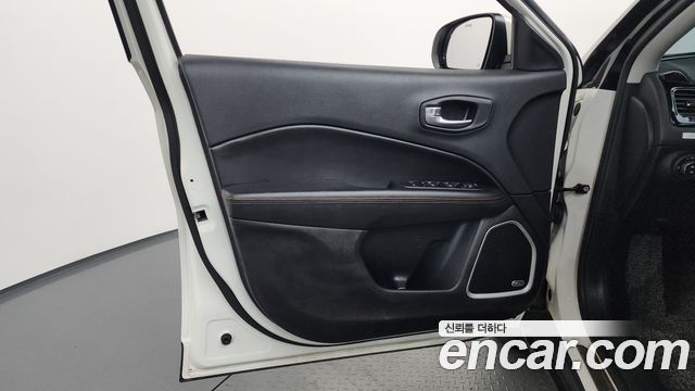 Jeep Compass (II) 2.4 Limitied AWD 2019 — фото 24