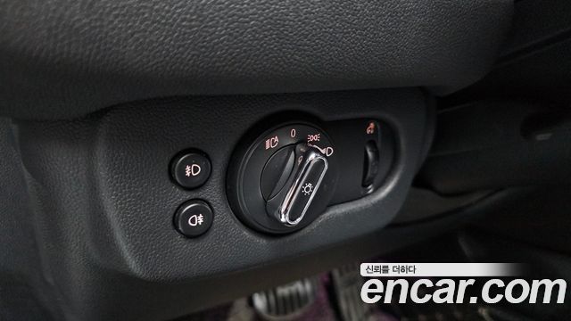 MINI Cooper Clubman Standard 2nd 2020 — фото 19