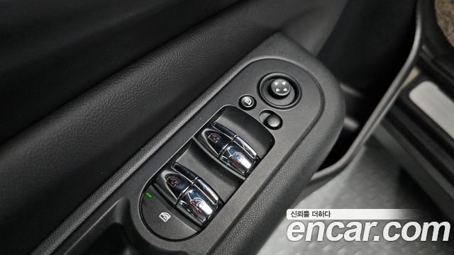 MINI Cooper Clubman Standard 2nd 2020 — фото 30