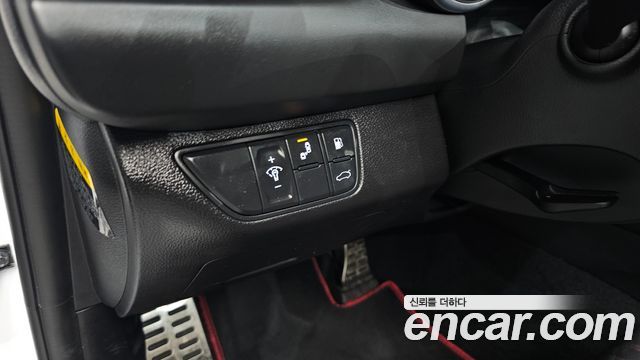 Genesis G70 2.0T Sport Package 2018 — фото 18