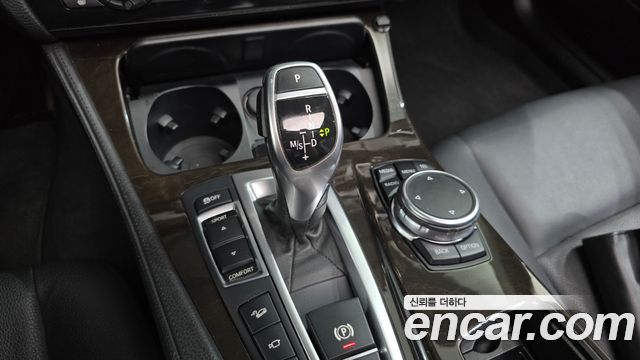 BMW 5 Series (F10) 528i xDrive 2015 — фото 9