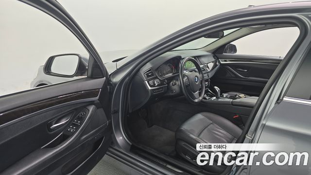 BMW 5 Series (F10) 528i xDrive 2015 — фото 10