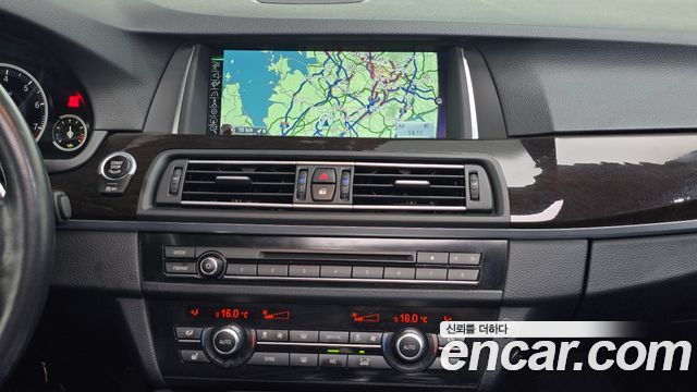 BMW 5 Series (F10) 528i xDrive 2015 — фото 13