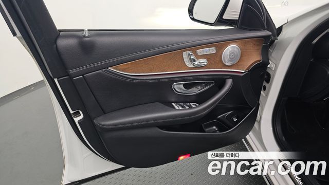 Mercedes-Benz E-Class (W213) E300 Exclusive 2019 — фото 24