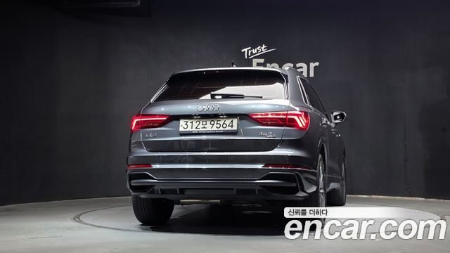 Audi Q3 (F3) 35 TDI Quattro Premium 2023 — фото 4