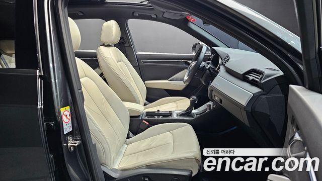 Audi Q3 (F3) 35 TDI Quattro Premium 2023 — фото 32