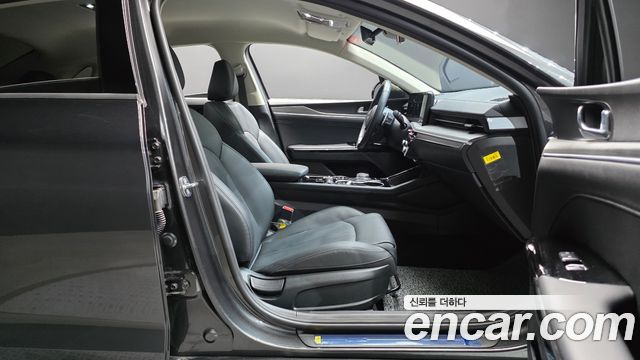 Kia K5 (III) 2.0 Noblesse 2025 — фото 26