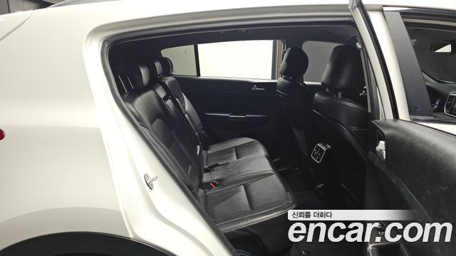 Kia Sportage The Bold Diesel 1.6 2WD Prestige 2019 — фото 26