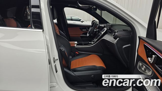 Mercedes-Benz GLC-Class (X254) GLC300 4MATIC AMG Line 2024 — фото 11