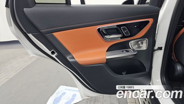 Mercedes-Benz GLC-Class (X254) GLC300 4MATIC AMG Line 2024 — фото 25