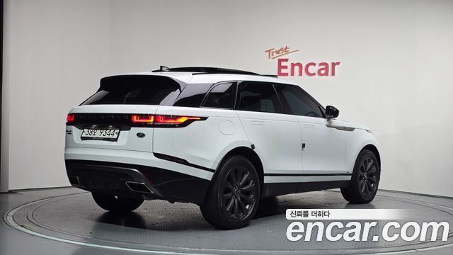 Land Rover Range Rover Velar 3.0 D300 R-Dynamic SE 2018 — фото 2