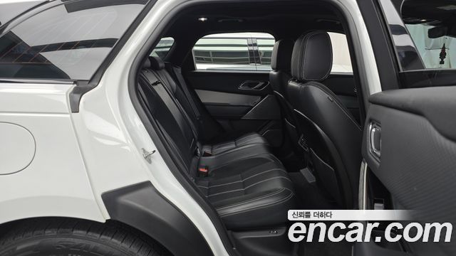 Land Rover Range Rover Velar 3.0 D300 R-Dynamic SE 2018 — фото 11