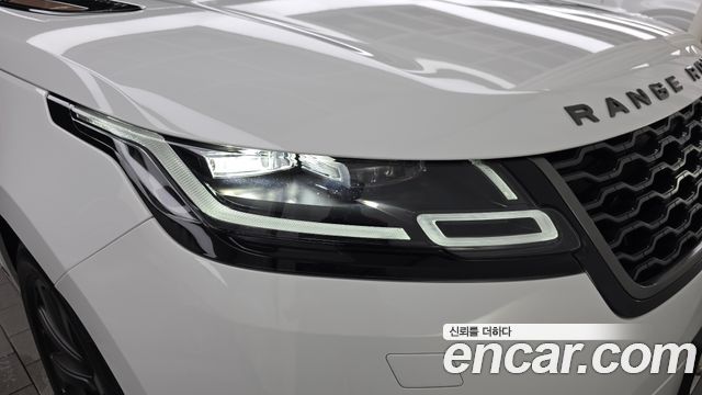 Land Rover Range Rover Velar 3.0 D300 R-Dynamic SE 2018 — фото 22