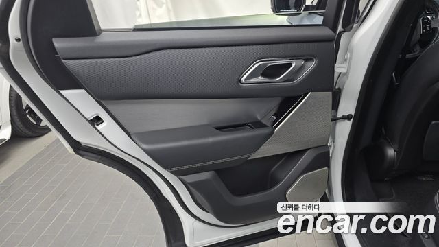 Land Rover Range Rover Velar 3.0 D300 R-Dynamic SE 2018 — фото 25