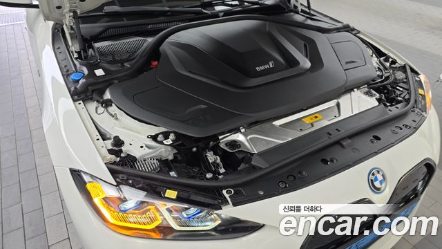 BMW i4 eDrive40 M Sports Pro 2024 — фото 6