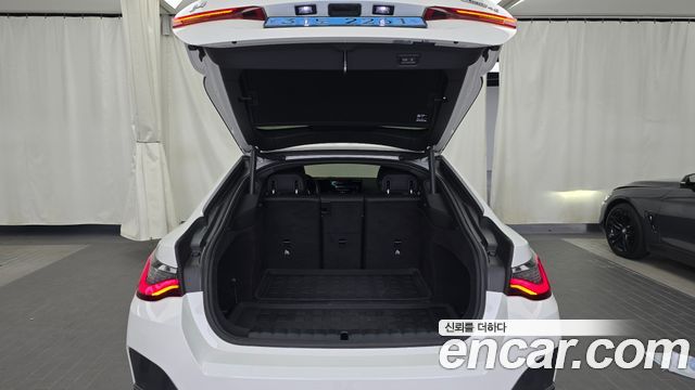 BMW i4 eDrive40 M Sports Pro 2024 — фото 20