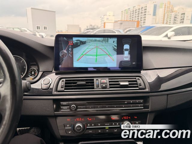 BMW 5 Series (F10) 520d xDrive M Aero Dynamic 2016 — фото 15