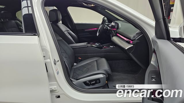 BMW 5 Series (G60) 530i xDrive M Sport 2024 — фото 26