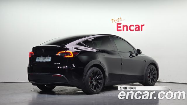 Tesla Model Y Long Range AWD 2022 — фото 2
