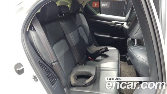 Lexus CT200h 1.8 Supreme ZWA10 2017 — фото 11