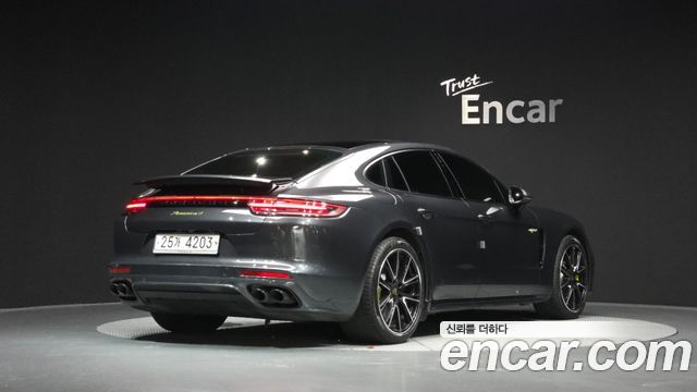Porsche Panamera (971) 2.9 AWD E-Hybrid 2018 — фото 2