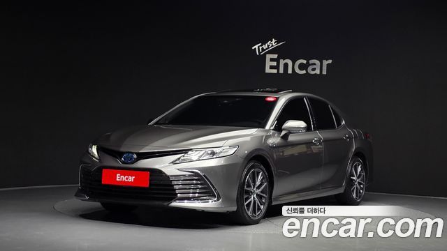 Toyota Camry (XV70) 2.5 XLE Hybrid 2022 — фото 1