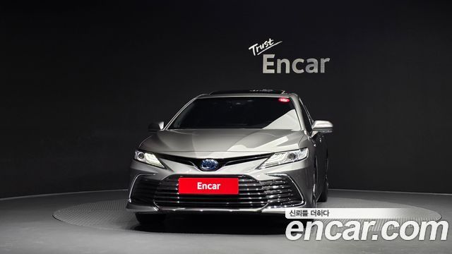 Toyota Camry (XV70) 2.5 XLE Hybrid 2022 — фото 3