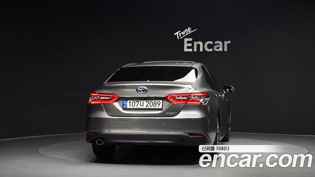 Toyota Camry (XV70) 2.5 XLE Hybrid 2022 — фото 4