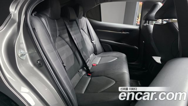 Toyota Camry (XV70) 2.5 XLE Hybrid 2022 — фото 12