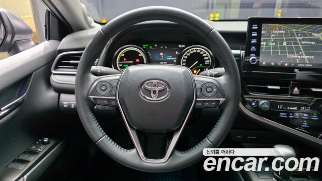 Toyota Camry (XV70) 2.5 XLE Hybrid 2022 — фото 13