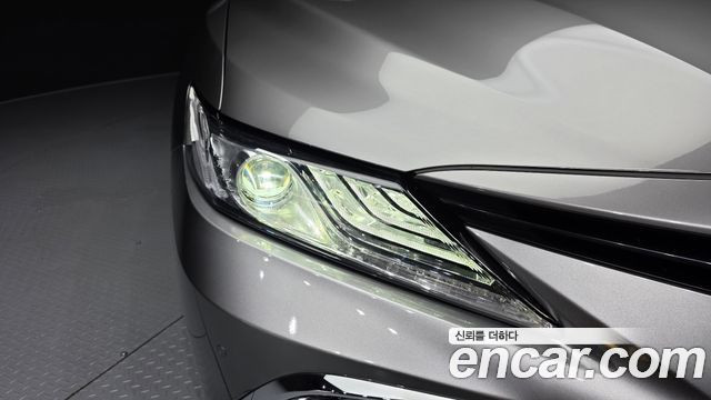 Toyota Camry (XV70) 2.5 XLE Hybrid 2022 — фото 22