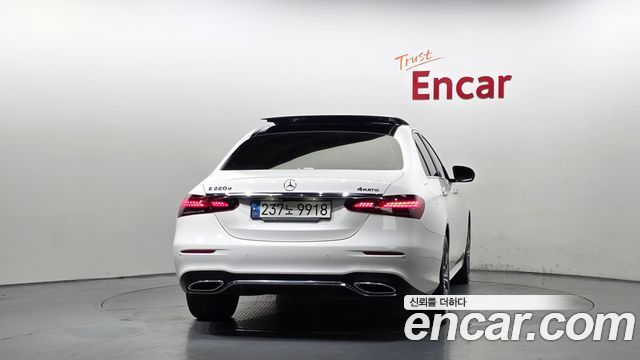 Mercedes-Benz E-Class (W213) E220d 4MATIC AMG Line 2021 — фото 4