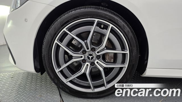 Mercedes-Benz E-Class (W213) E220d 4MATIC AMG Line 2021 — фото 5